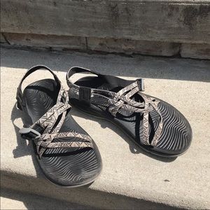 Women’s Chacos 10